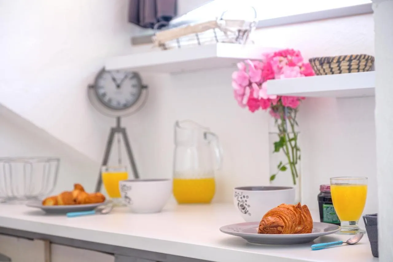 Studio DUPLEX 27m2, Lit double, Calme et Cosy, NETFLIX , WIFI, Parking, Hypercentre a 400m, arrivée tardive possible avec boite à clés Albertville Francia